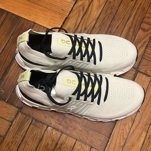 On cloud cloudswift 3 men’s ivory/black men’s size 10.5 new without box